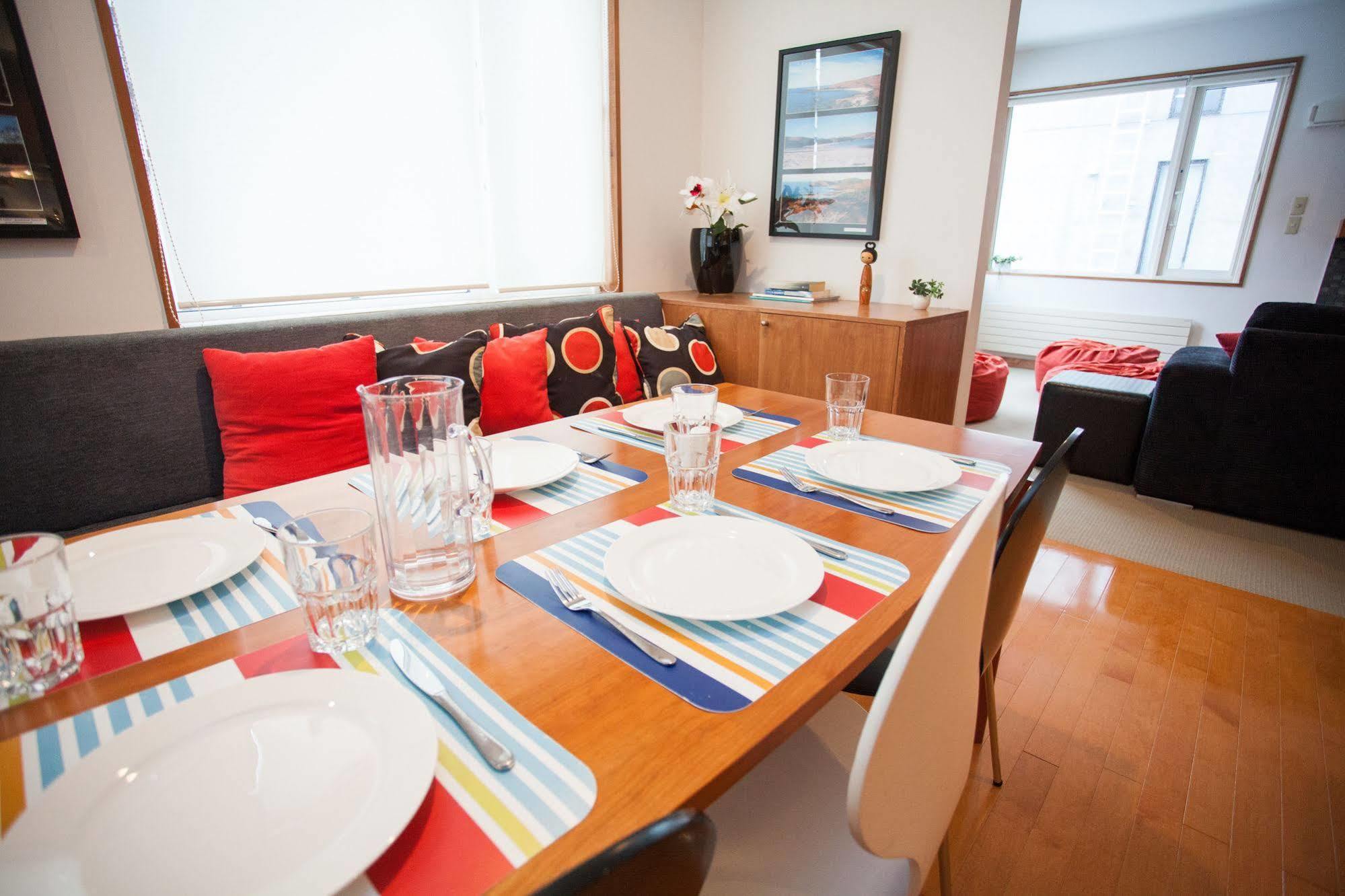 Shirokuma Chalets Hirafu Екстер'єр фото