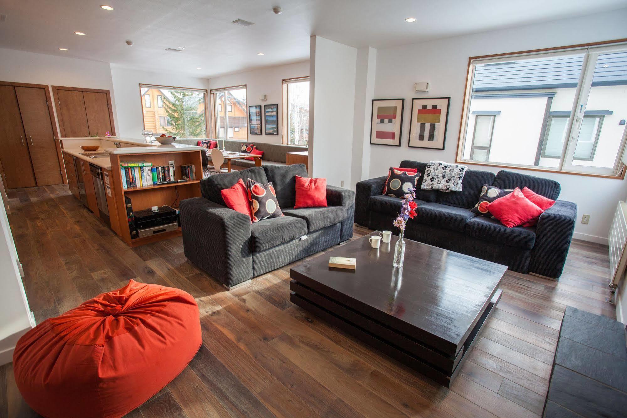 Shirokuma Chalets Hirafu Екстер'єр фото