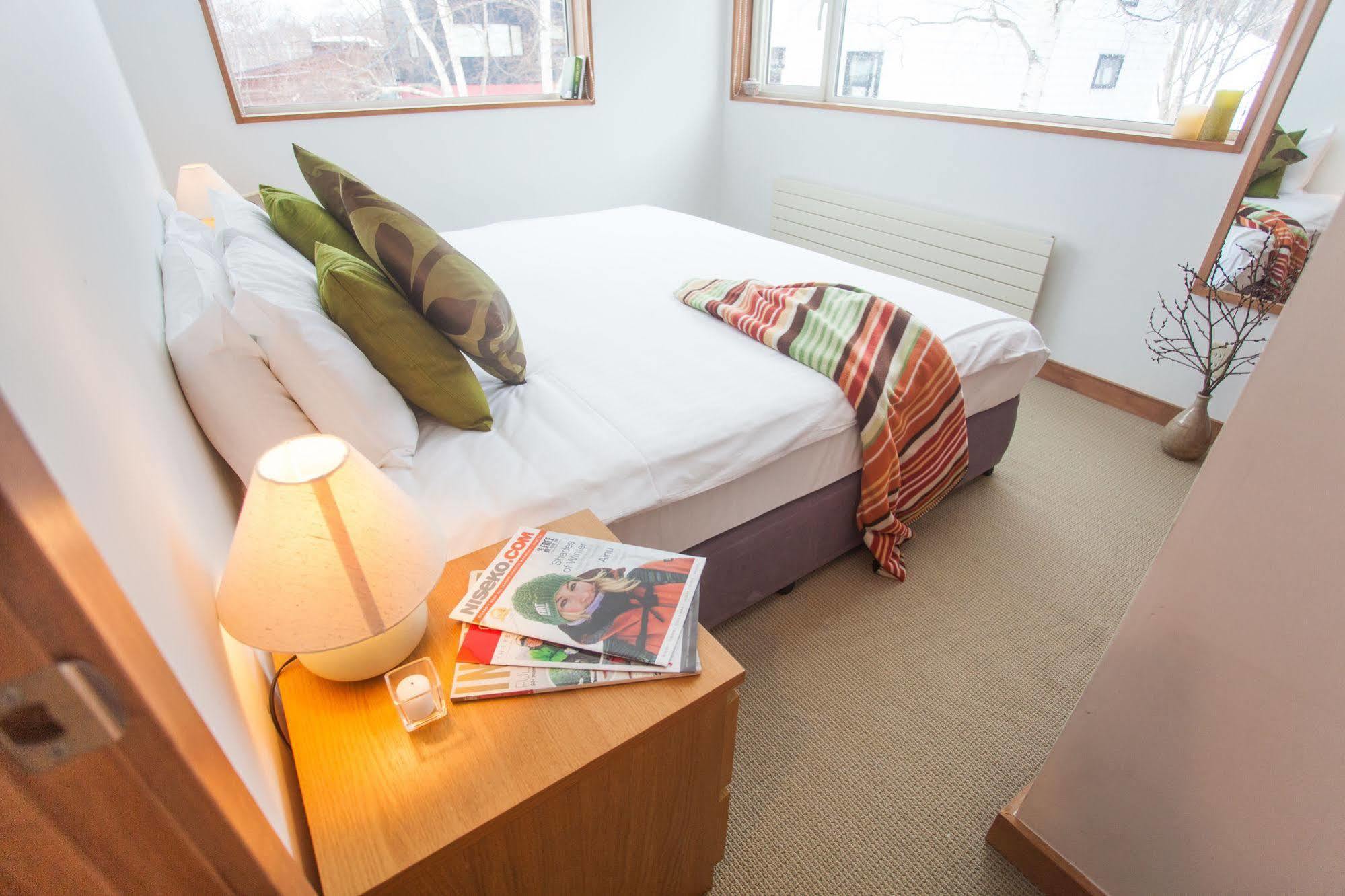 Shirokuma Chalets Hirafu Екстер'єр фото