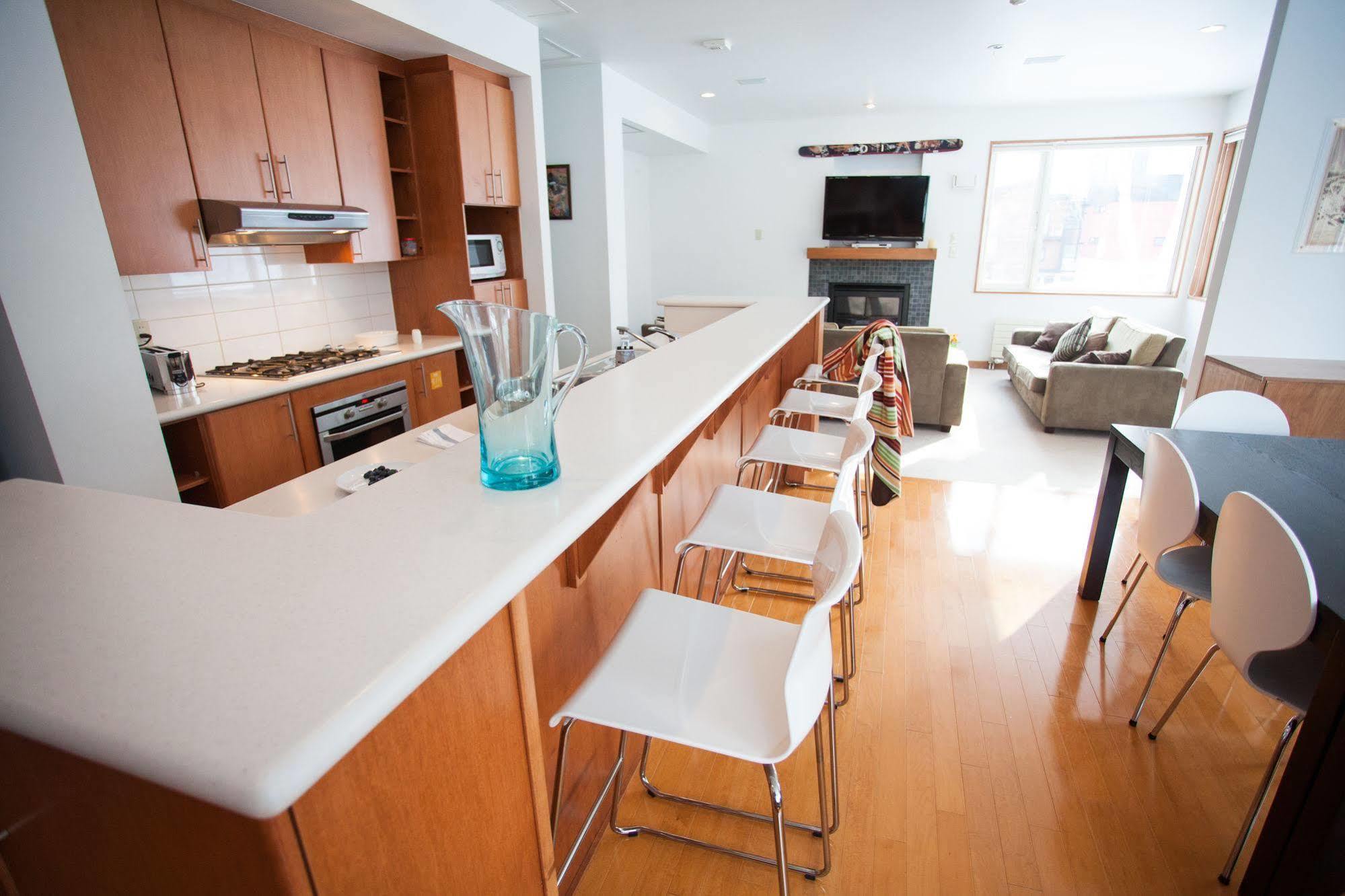 Shirokuma Chalets Hirafu Екстер'єр фото